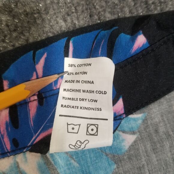 Dutch Bros Men Button Up Shirt X-Large Blue Leaf Print Hawaiian Short Sleeve - Picture 4 of 8